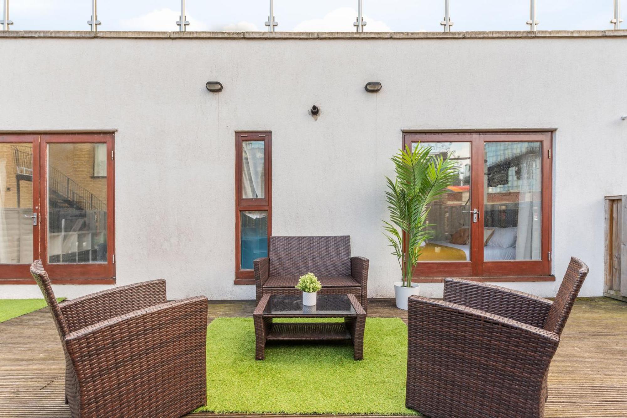 London Waterloo Apartment With Large Private Terrace - View Of The London Eye - 1 Bedroom 1 Bath Exterior photo